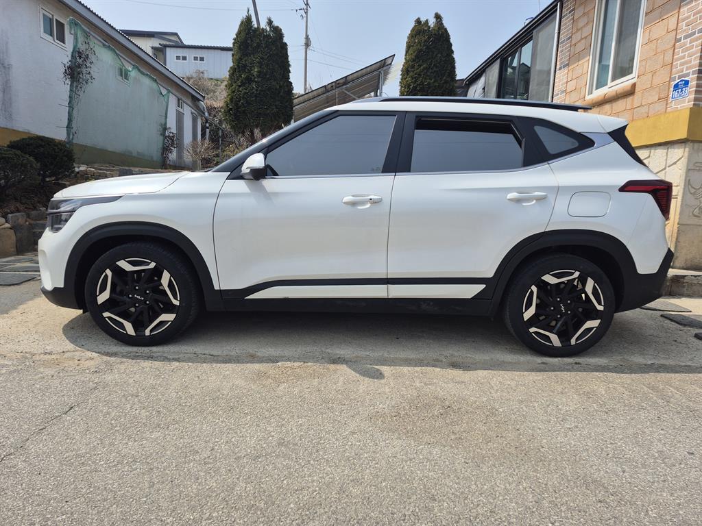 Kia Seltos Gasoline 2.0 2WD Signature 3