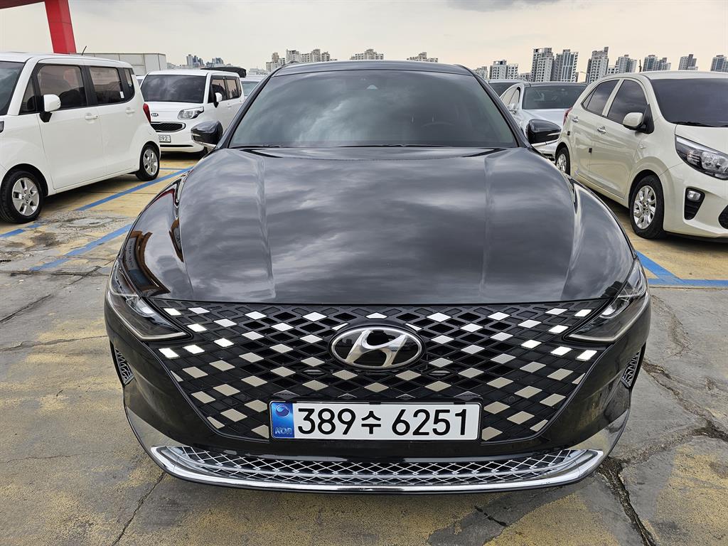 Hyundai Grandeur Premium 3