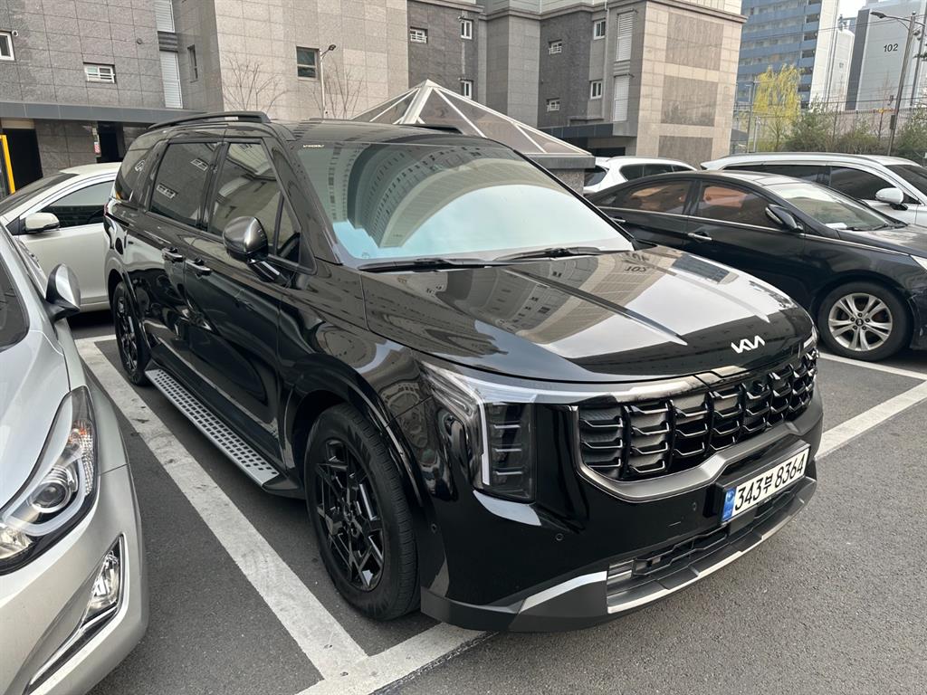 Kia Carnival HEV Signature Gravity 5