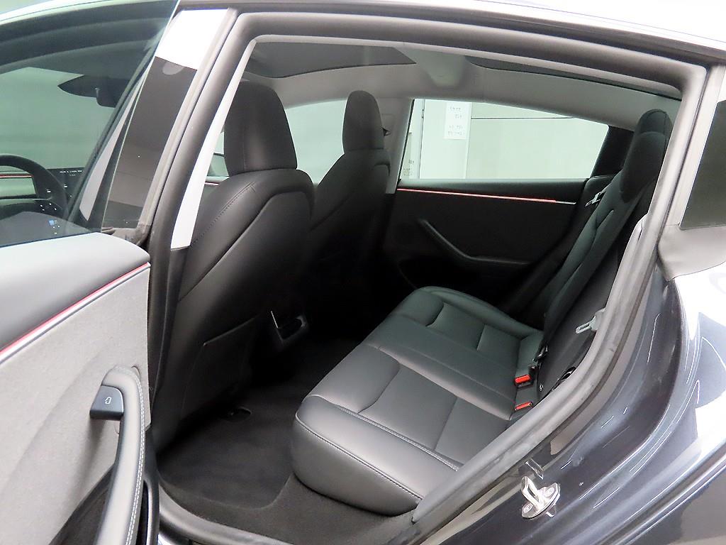Tesla Model 3 RWD 7