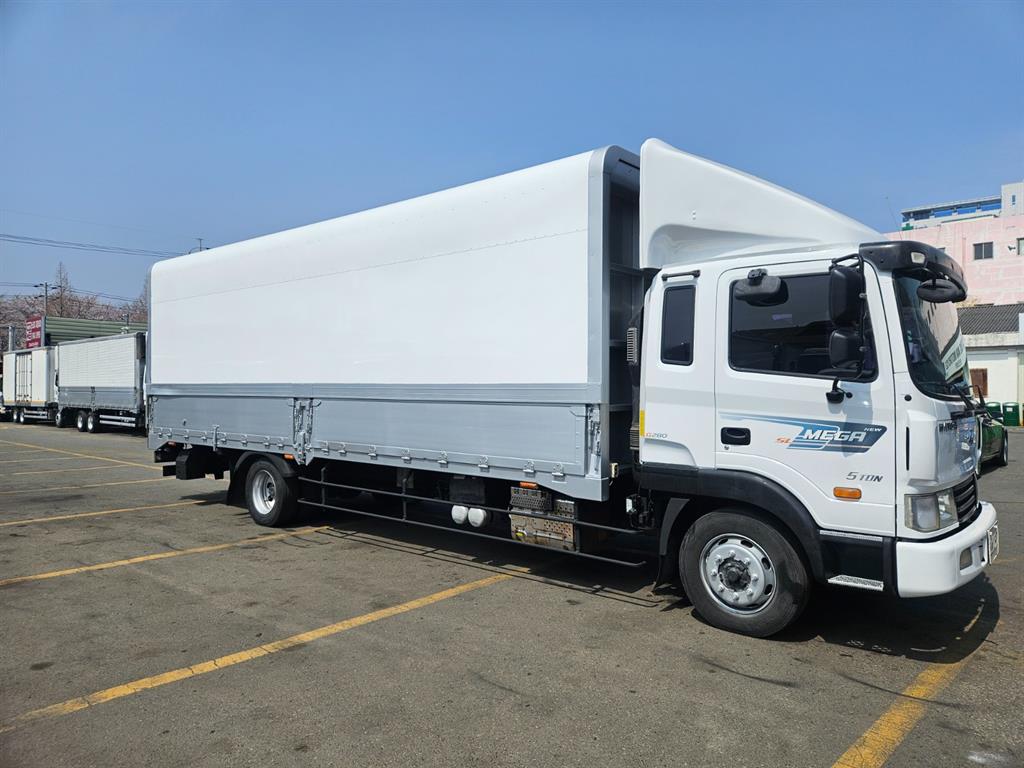 현대 메가트럭 윙바디 5톤 수동 - 중고 트럭 매물 이미지