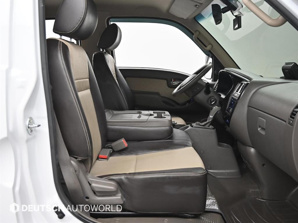 Hyundai Porter 1.0 Ton/ Double Cab/ Long Wheelbase/ CRDi Premium 9