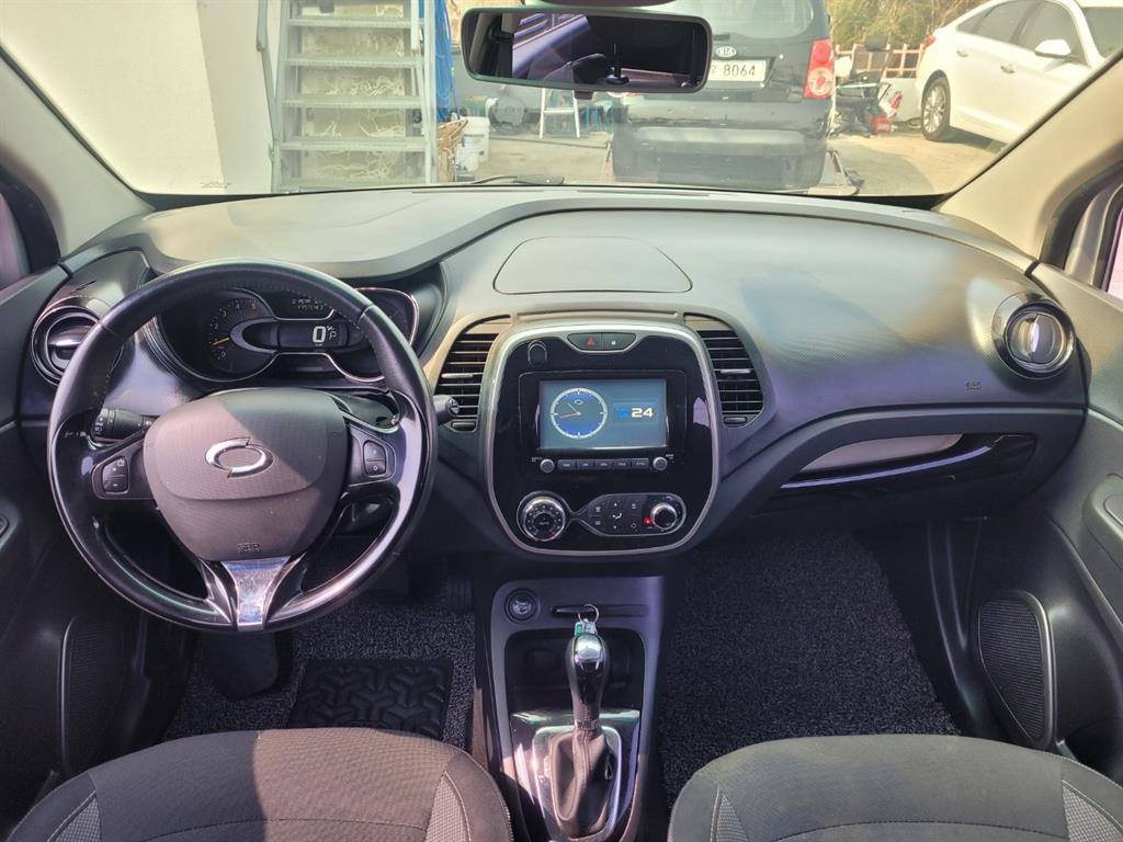 Renault QM3 Diesel 1.5 RE Signature Red 7