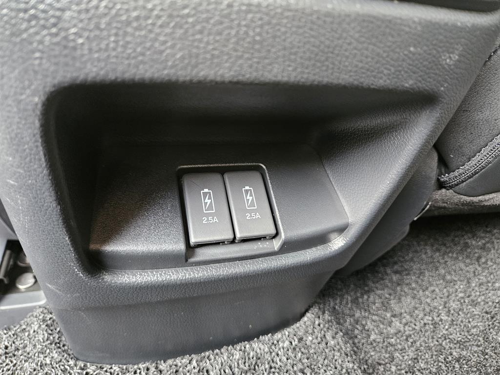 Honda CR-V 2.0 Hybrid Touring 4WD 10