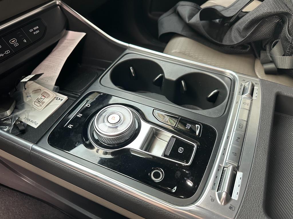 Kia Carnival HEV Signature Gravity 10