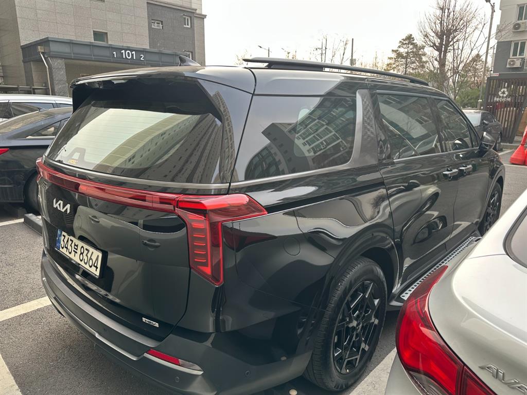 Kia Carnival HEV Signature Gravity 6