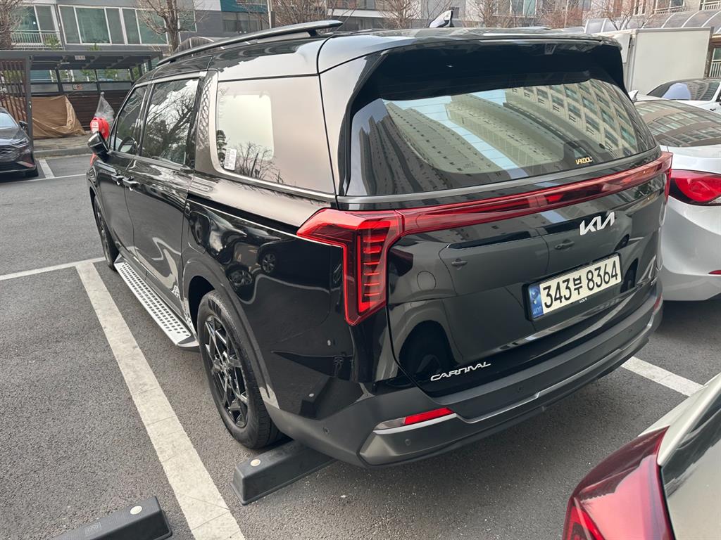 Kia Carnival HEV Signature Gravity 3