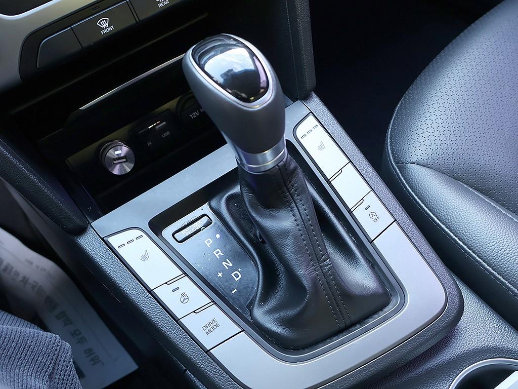 Hyundai Avante 1.6 e-VGT Smart 8