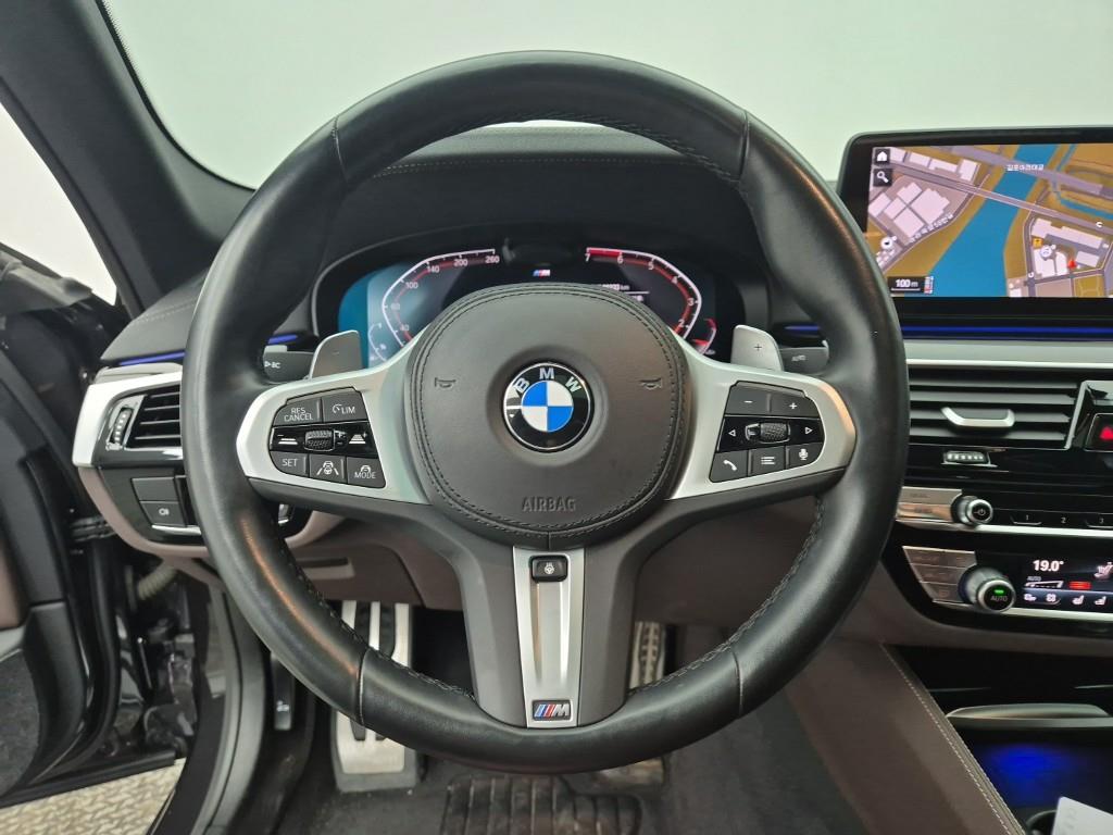 BMW 5 Series 530i xDrive M Sport 10