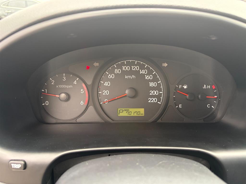 Hyundai Starex CVX Deluxe 8