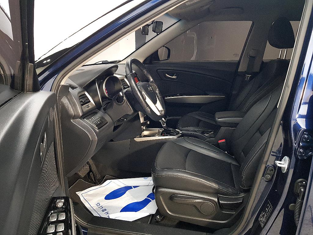 KG Mobility (Ssangyong) Tivoli 2WD Gasoline Gear Plus 9