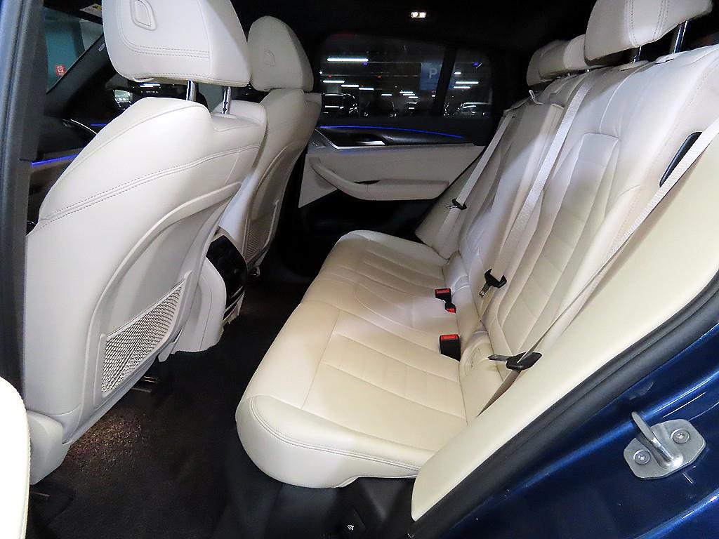 BMW X4 xDrive 20i M Sport X 8