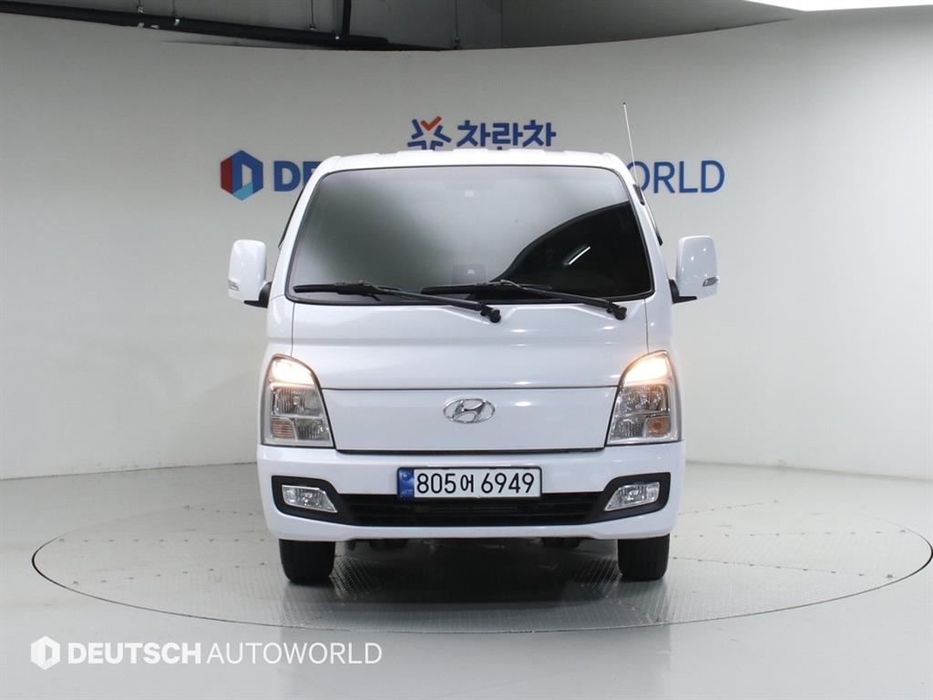 Hyundai Porter 1.0 Ton/ Double Cab/ Long Wheelbase/ CRDi Premium 3