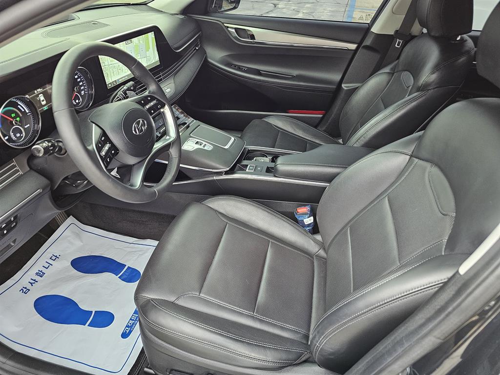 Hyundai Grandeur Premium 9