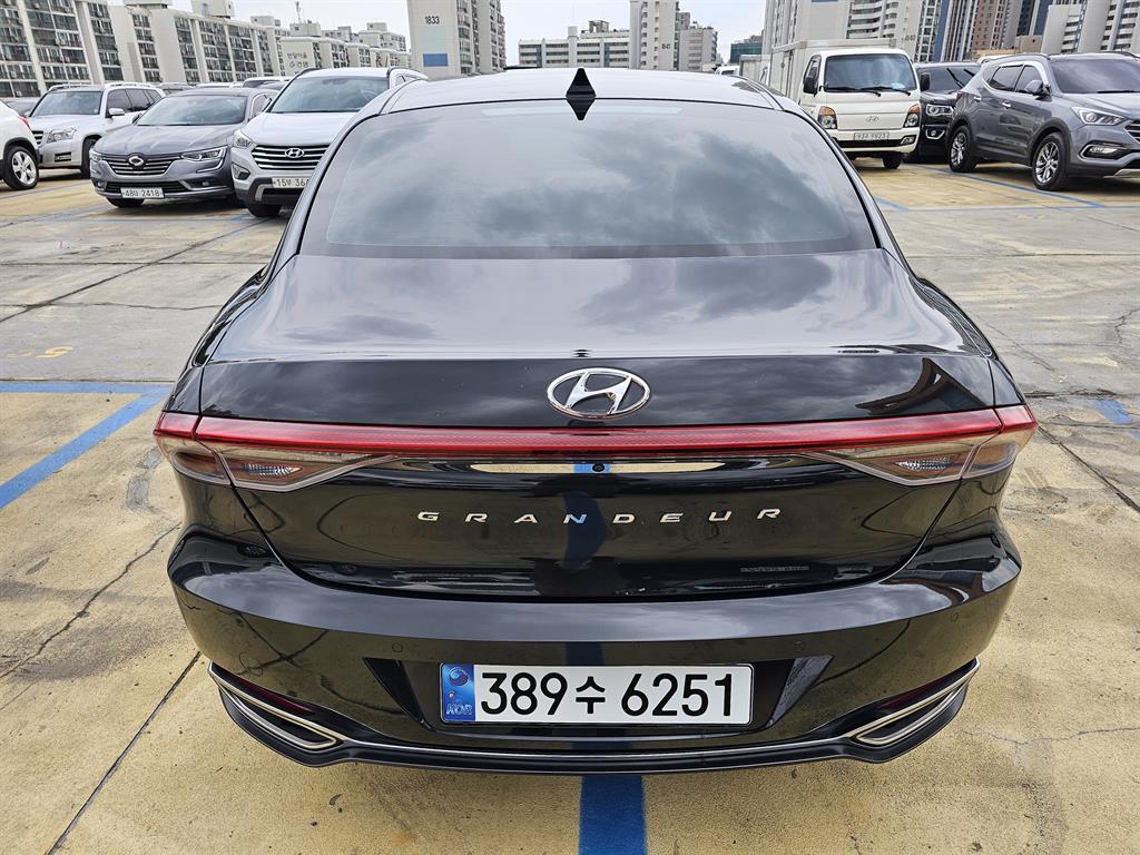 Hyundai Grandeur Premium 6