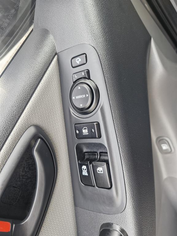 Hyundai Starex 2WD Van Style 7