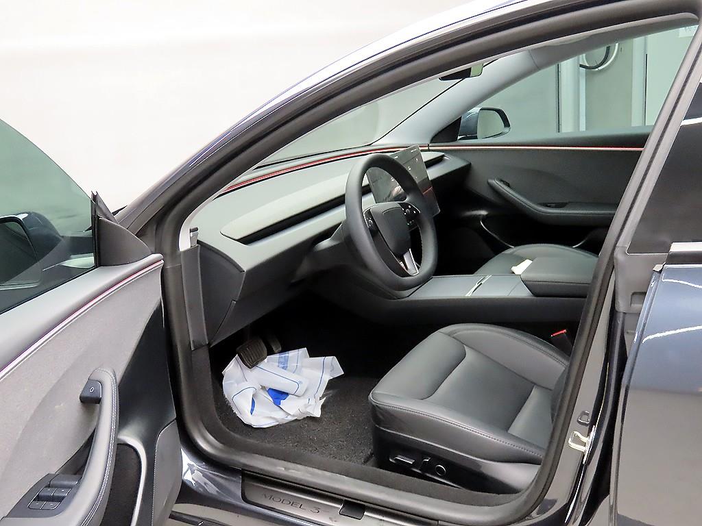 Tesla Model 3 RWD 6