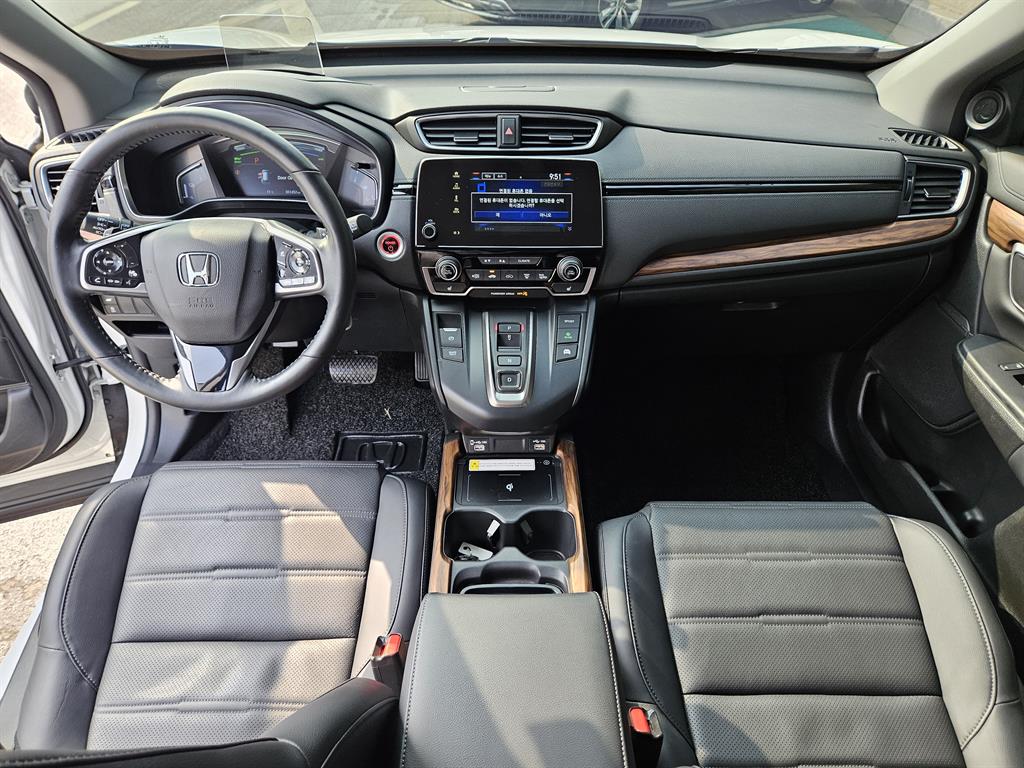 Honda CR-V 2.0 Hybrid Touring 4WD 6