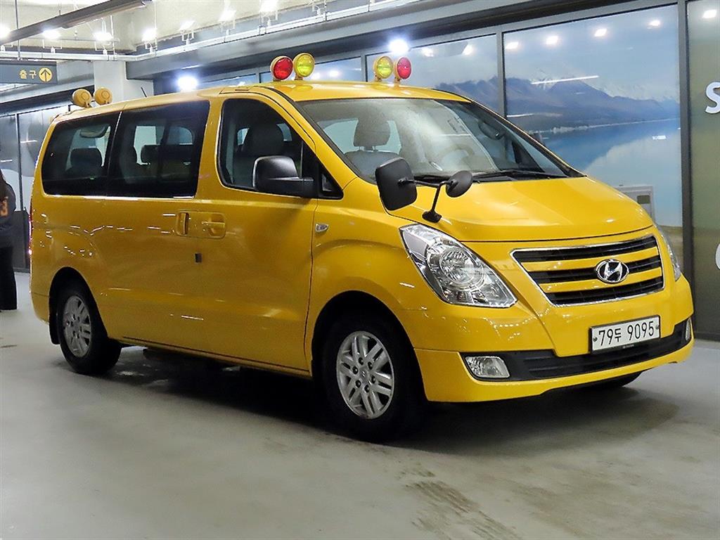 그랜드 스타렉스 15인승 어린이 버스 2WD CVX 럭셔리 2017년식