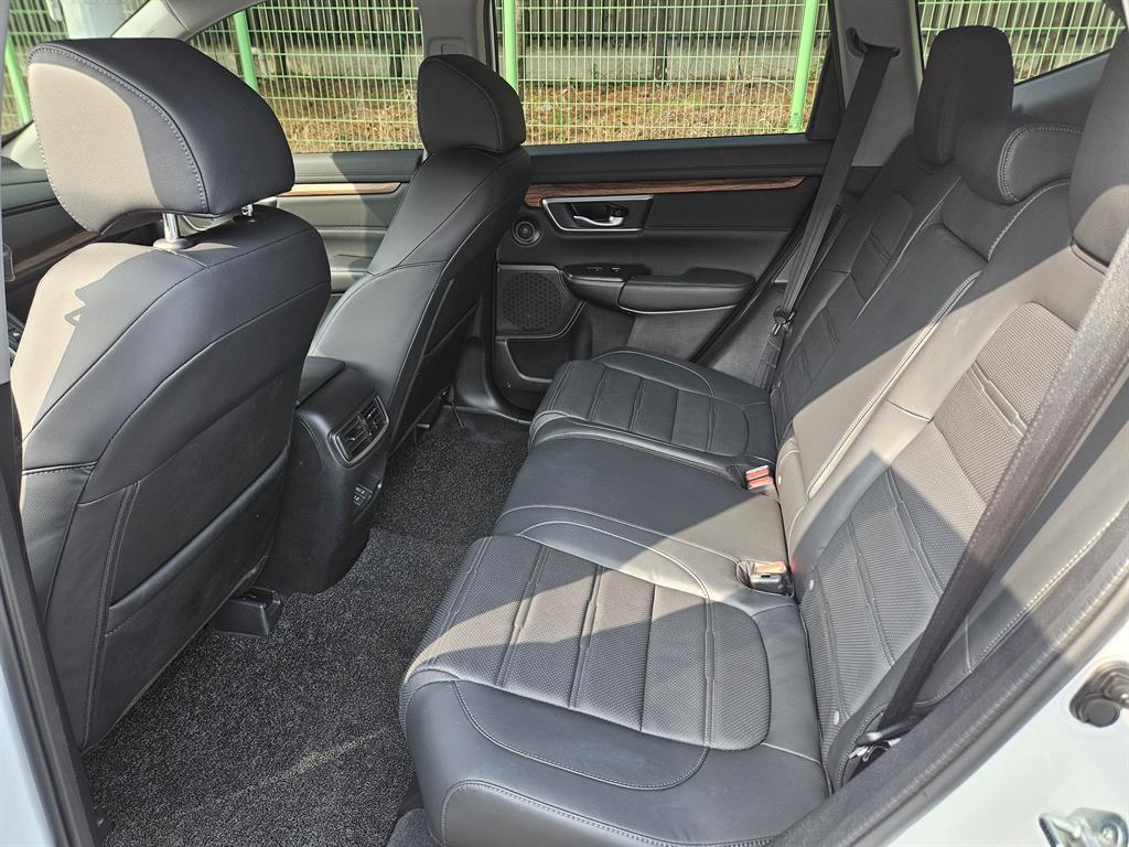Honda CR-V 2.0 Hybrid Touring 4WD 8