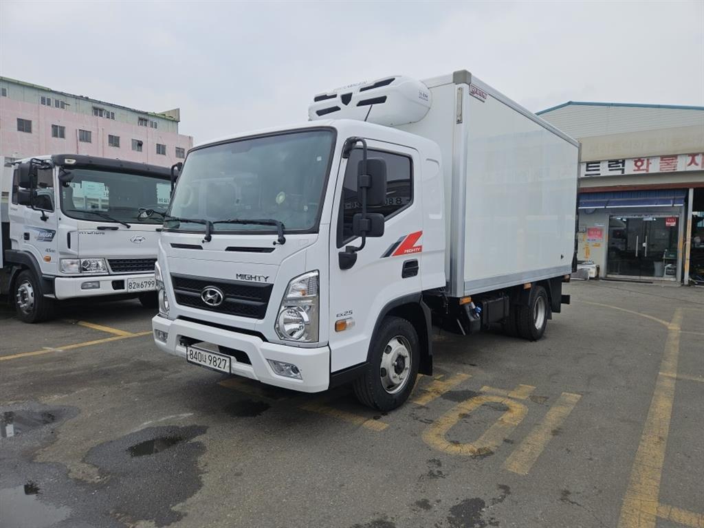 현대 올뉴마이티 2.5톤 냉동탑 - 중고 트럭 매물 이미지