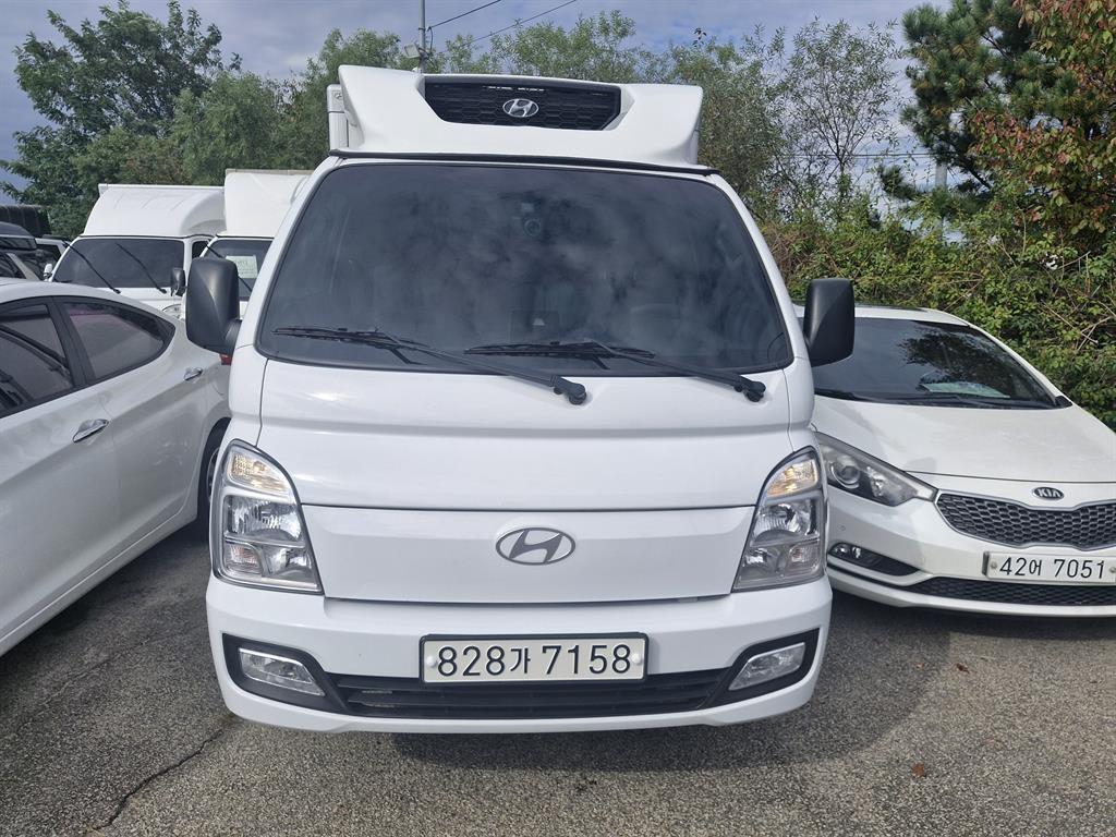 Hyundai Porter Super Cab/ Long Wheelbase/ Twin Comp Smart 3