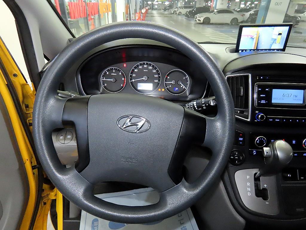 Hyundai Starex 9