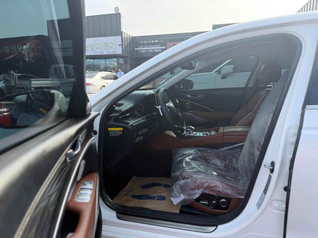 Kia K9 3.8 GDI AWD Platinum Ⅱ 8