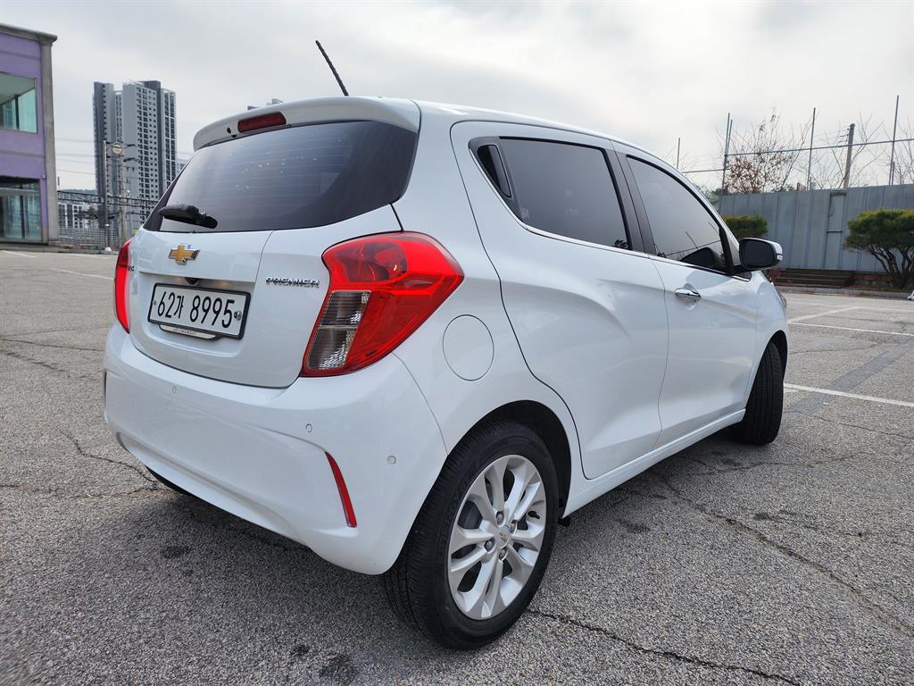 Chevrolet Spark Premier 5
