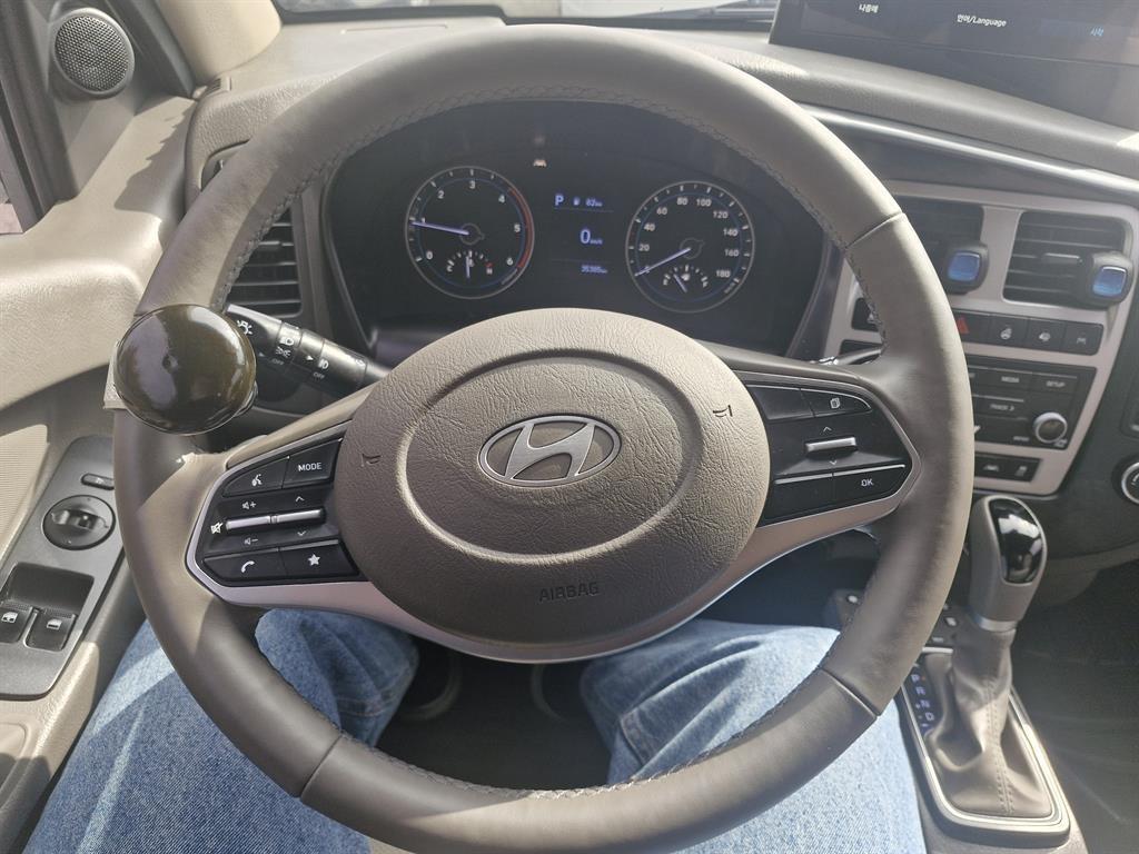 Hyundai Porter Super Cab/ Long Wheelbase/ Twin Comp Smart 8