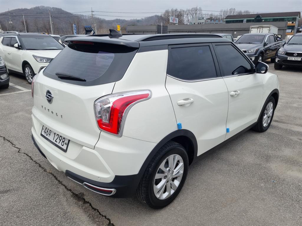 KG Mobility (Ssangyong) Tivoli 2WD Gasoline VX 6