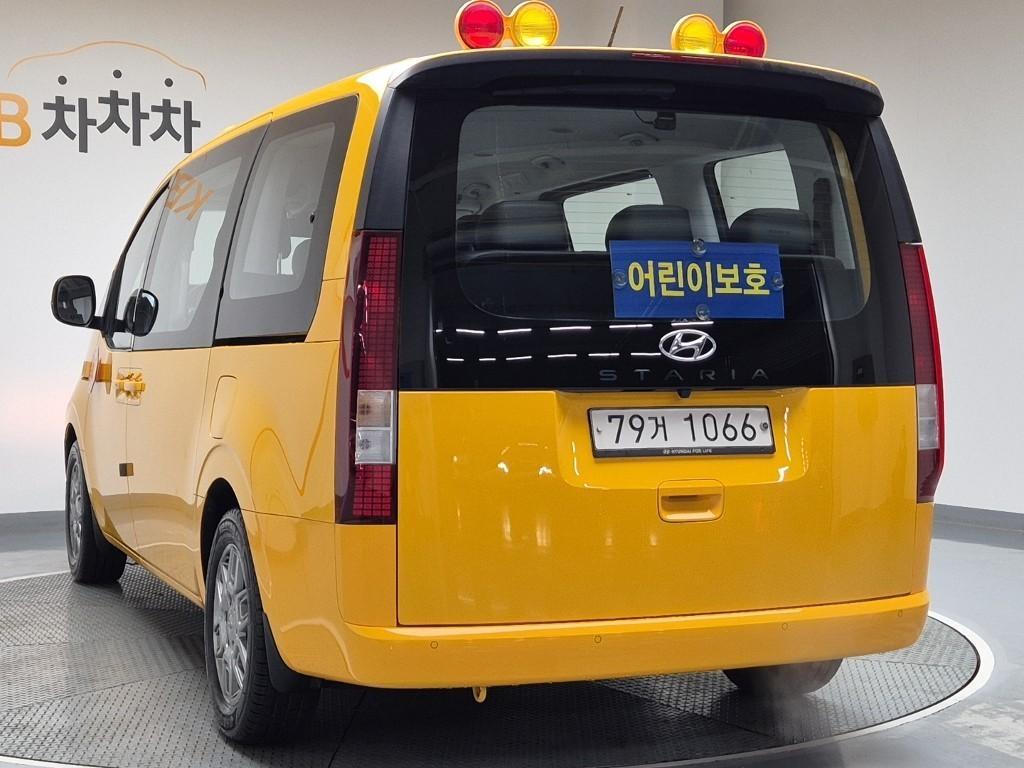 Hyundai Staria 3