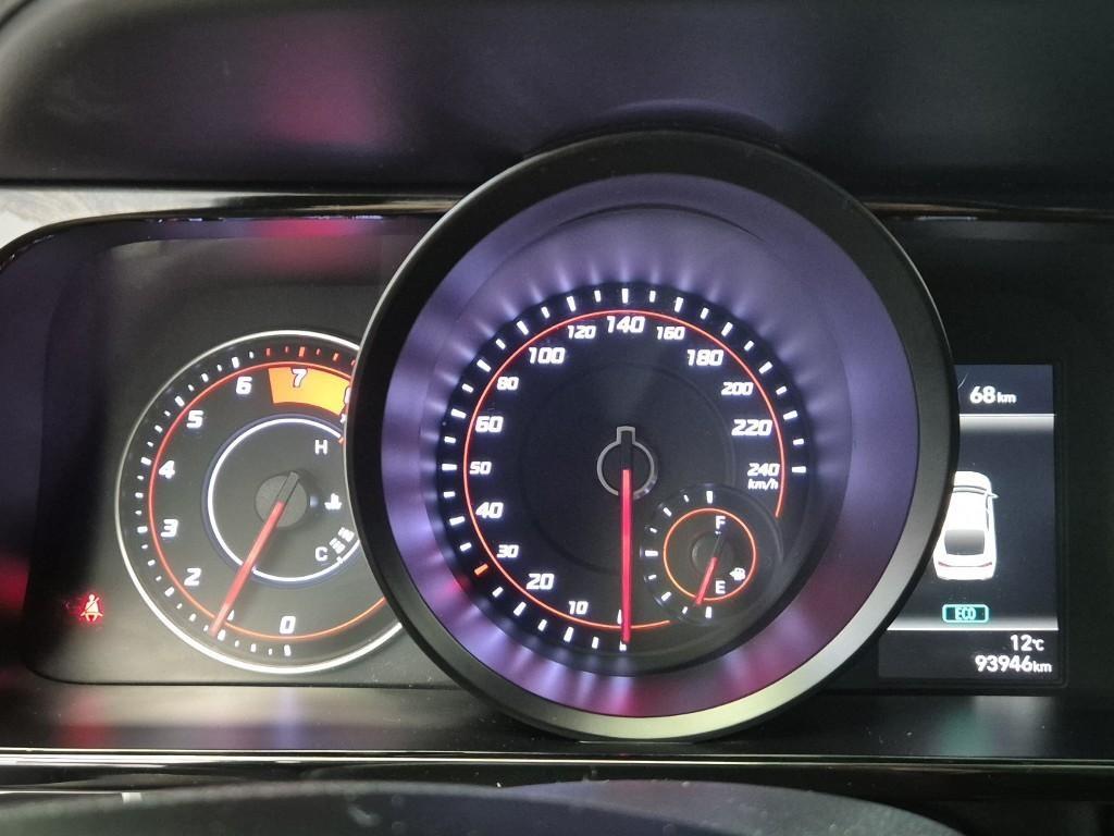 Hyundai Avante 1.6 Modern 7