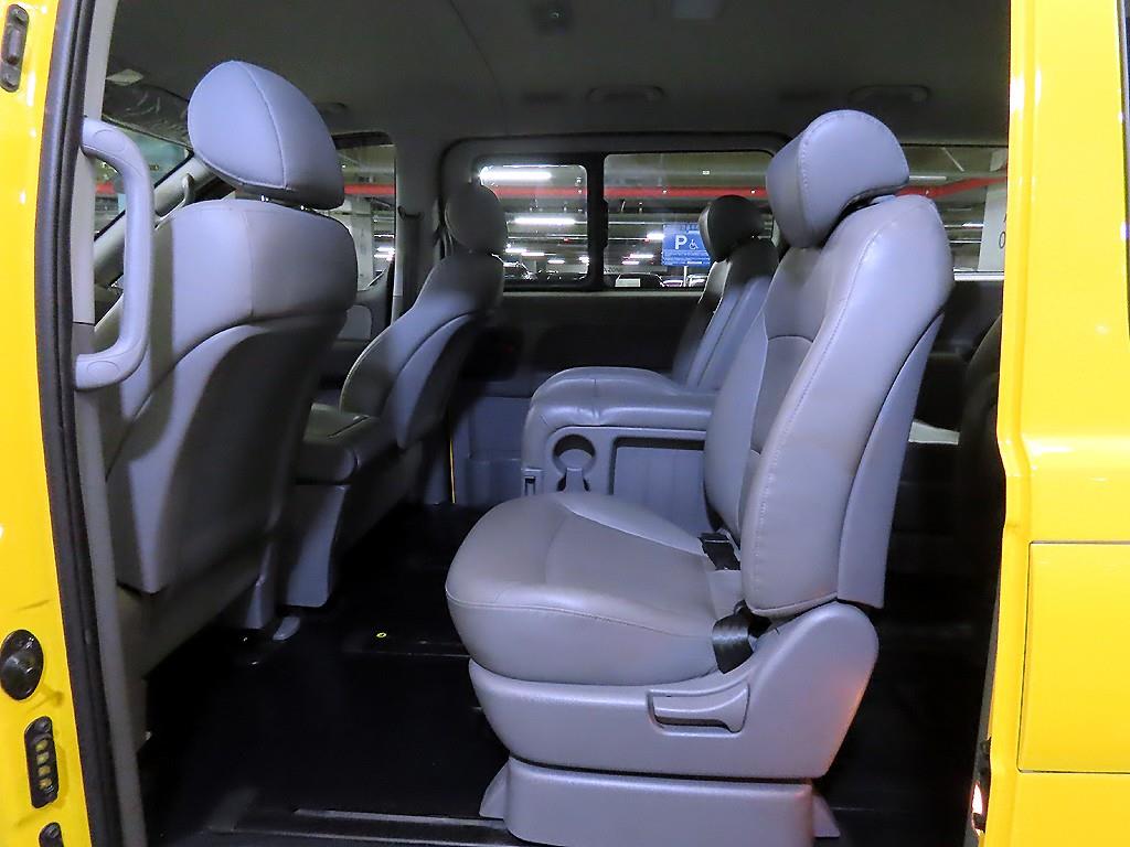 Hyundai Starex 8