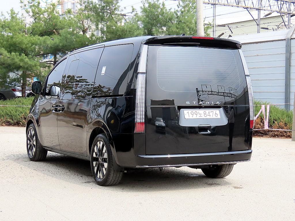 Hyundai Staria HEV 1.6 Lounge Inspiration 4