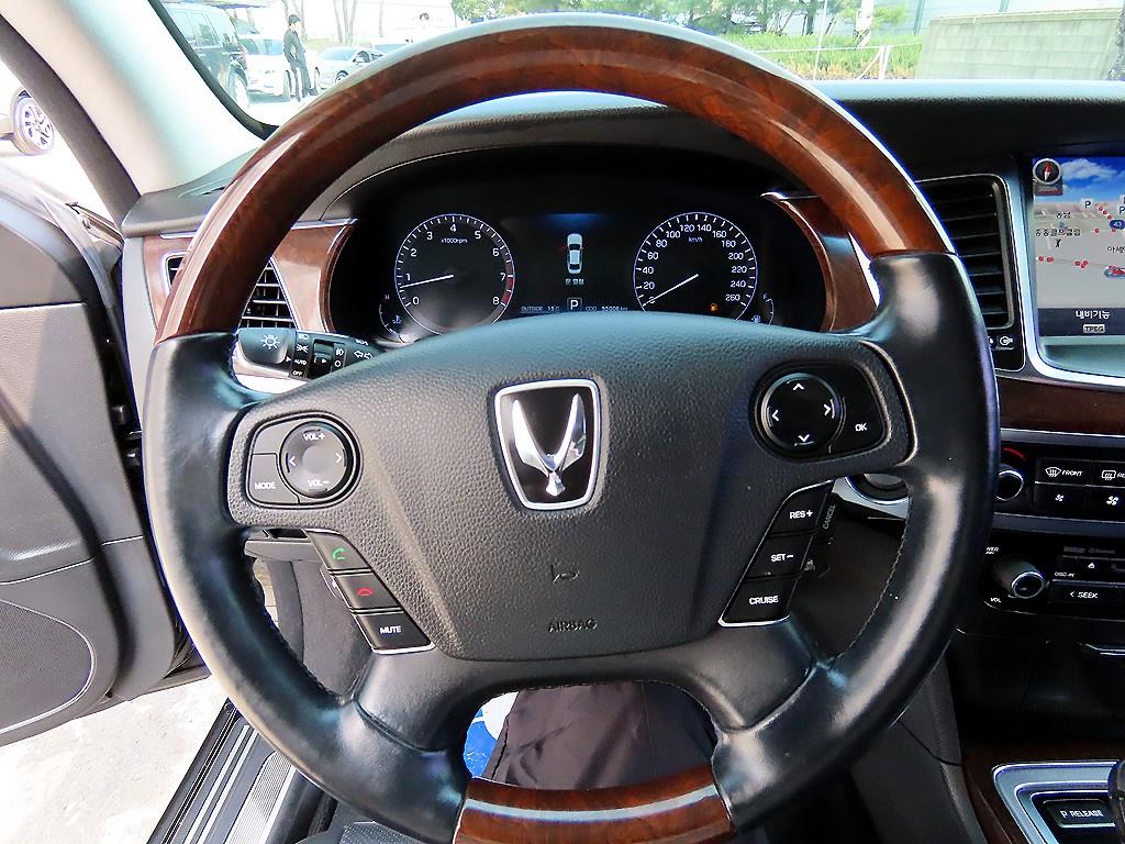 Hyundai Equus VS380 Exclusive 9