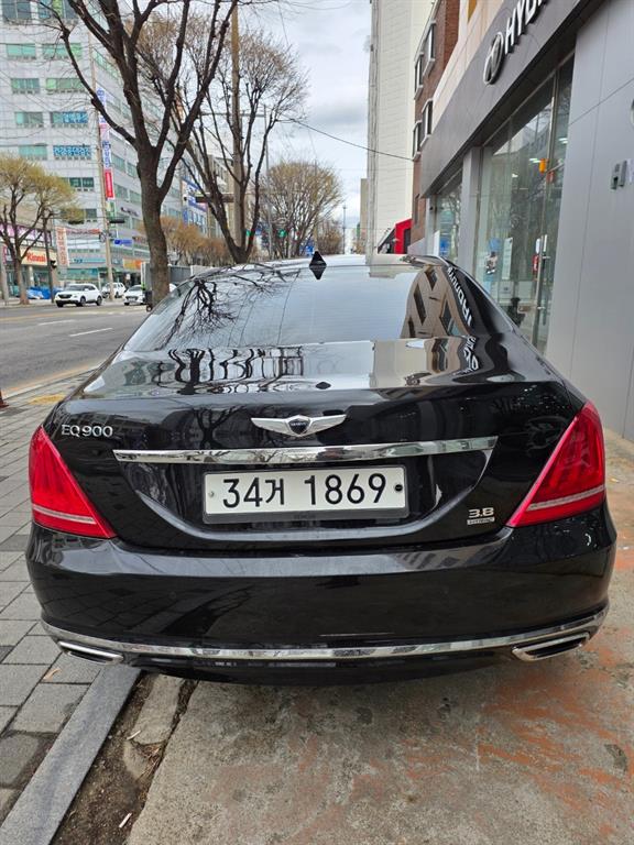 Genesis EQ900 3.8 GDI AWD Premium Luxury 4