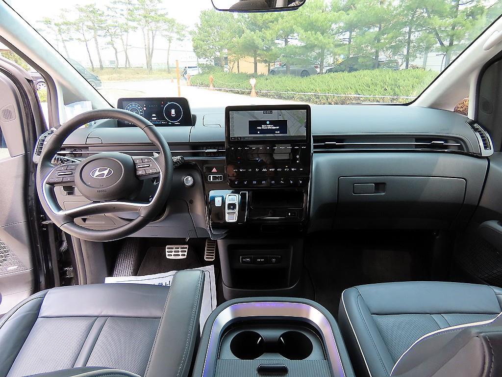 Hyundai Staria HEV 1.6 Lounge Inspiration 8