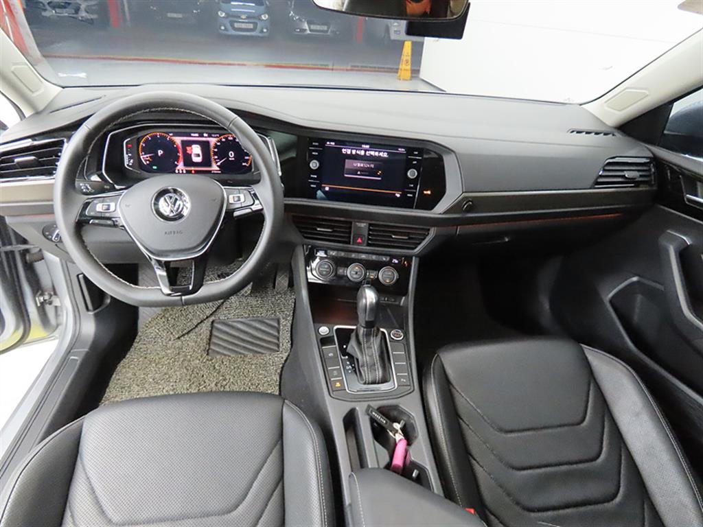 Volkswagen Jetta 1.4 TSI Prestige 8