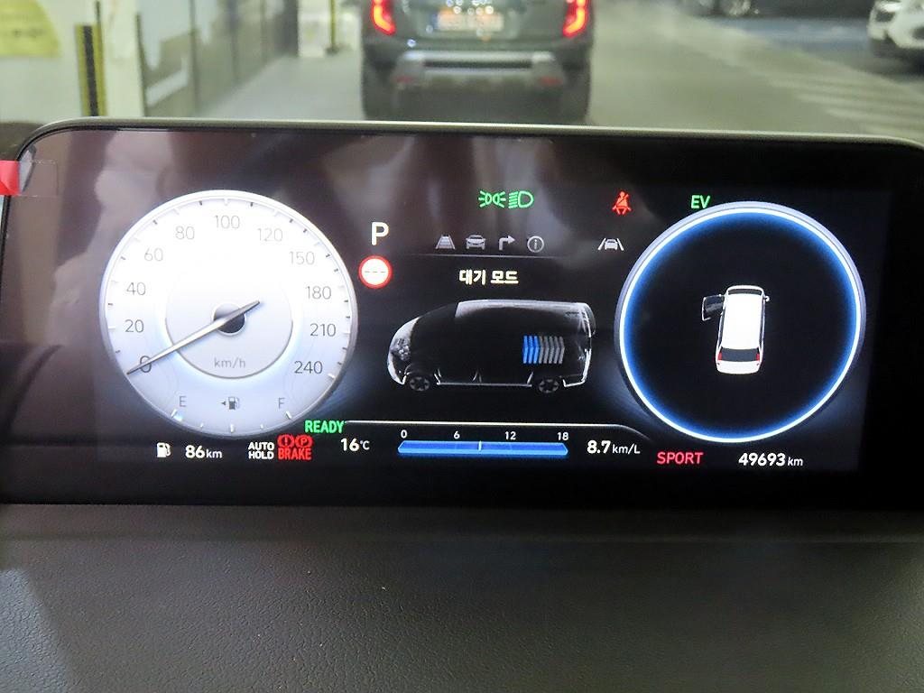 Hyundai Staria HEV 1.6 Lounge Inspiration 10