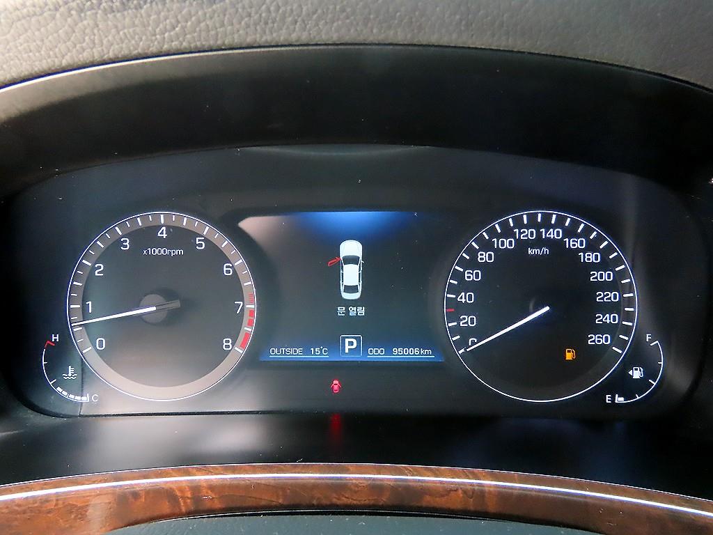 Hyundai Equus VS380 Exclusive 10