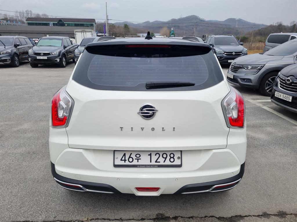 KG Mobility (Ssangyong) Tivoli 2WD Gasoline VX 5