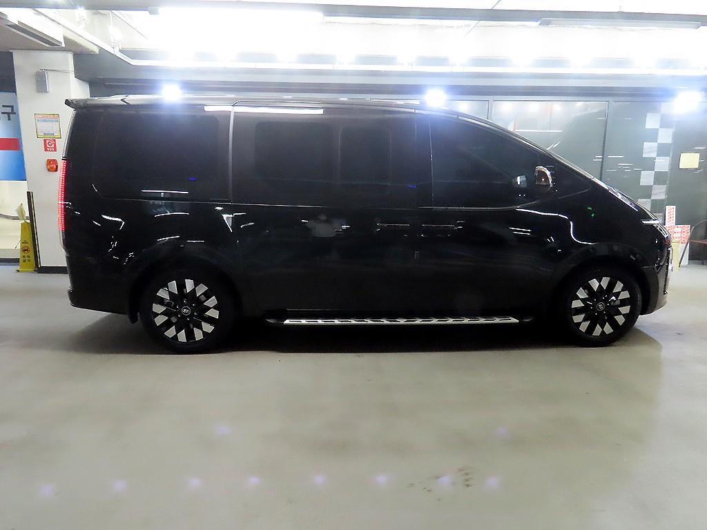 Hyundai Staria HEV 1.6 Lounge Inspiration 4