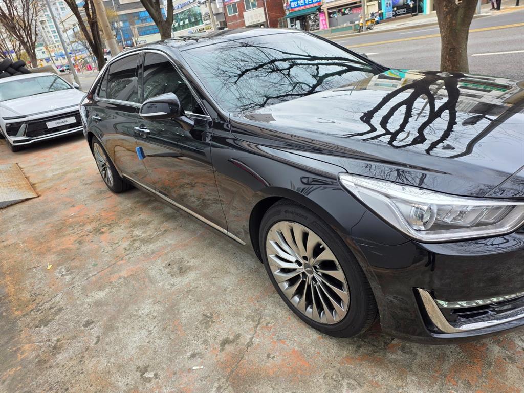 Genesis EQ900 3.8 GDI AWD Premium Luxury 3