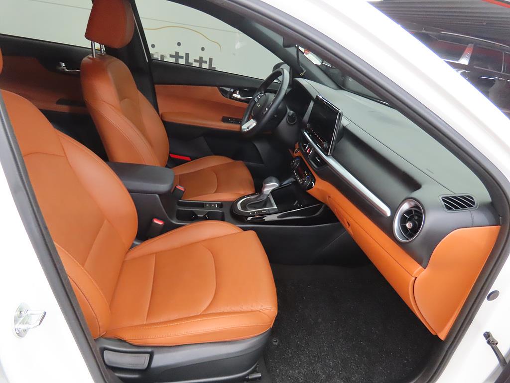 Kia K3 1.6 Gasoline Noblesse 9