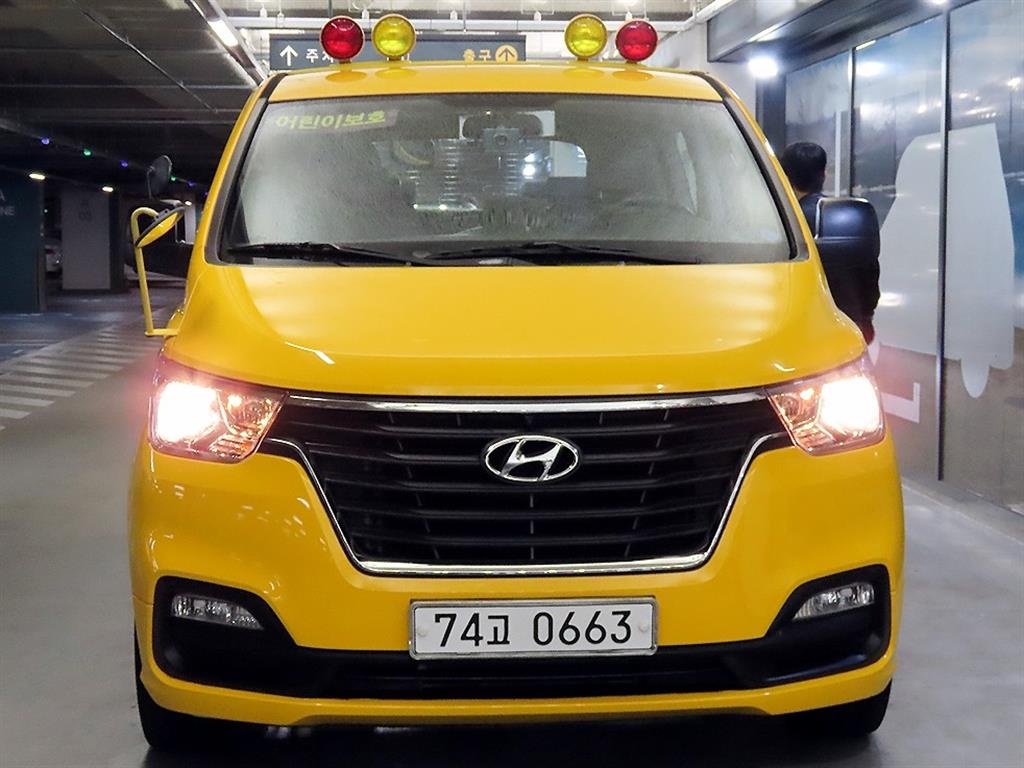 Hyundai Starex 3