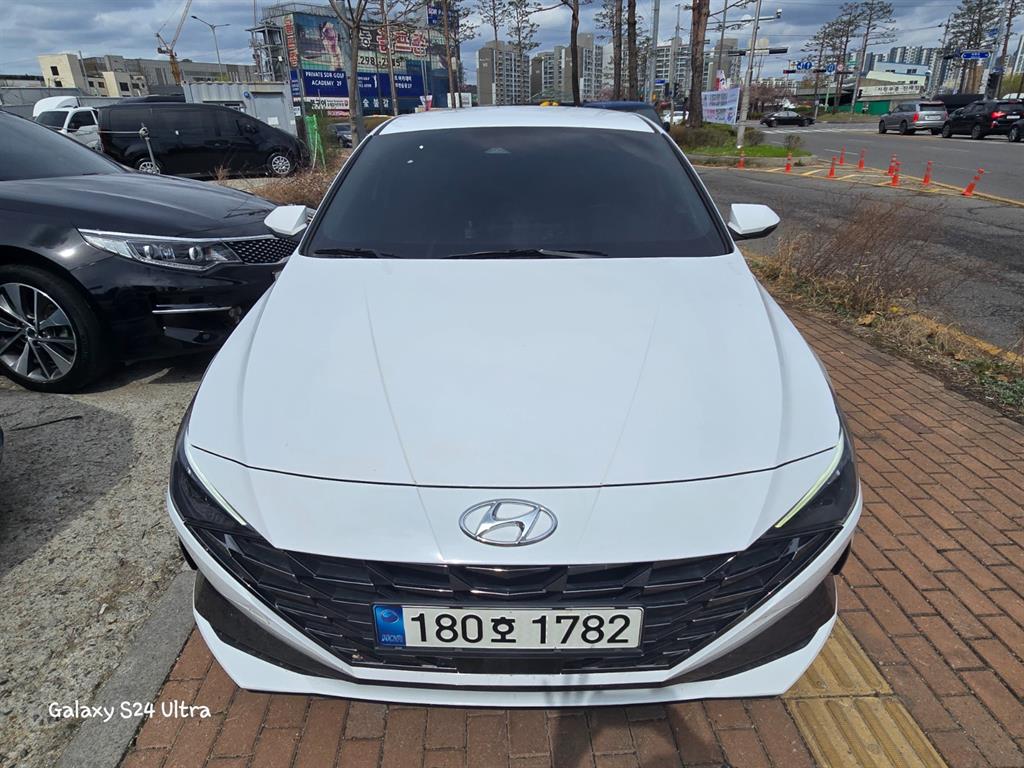 Hyundai Avante Modern 3