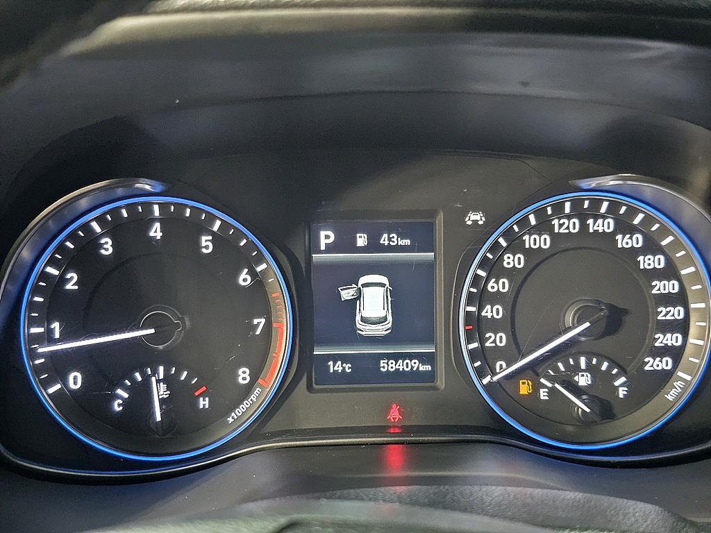 Hyundai Kona 1.6 Turbo 2WD Premium 8