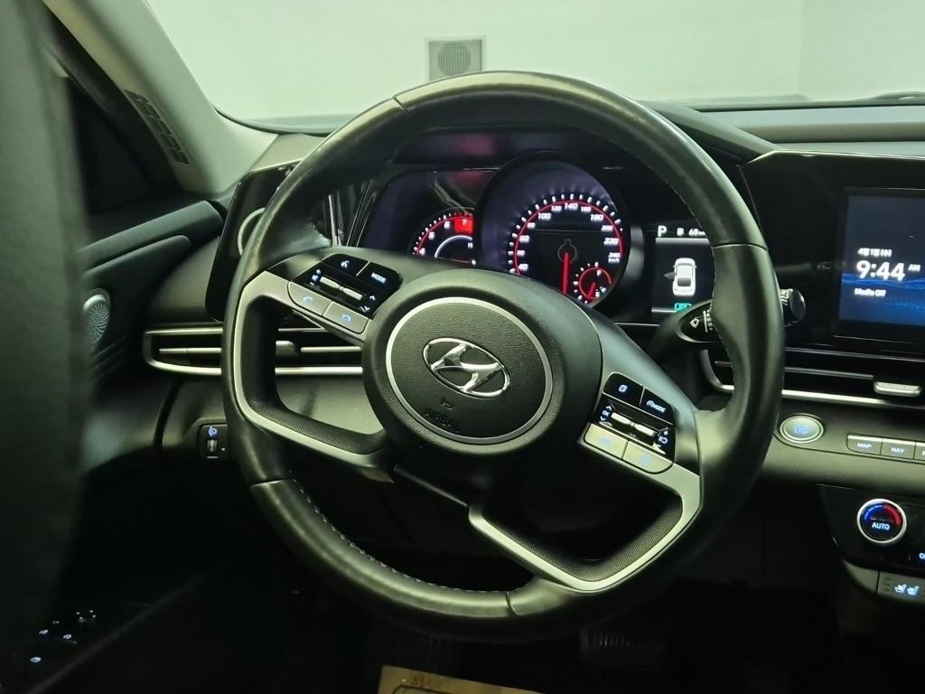 Hyundai Avante 1.6 Modern 10