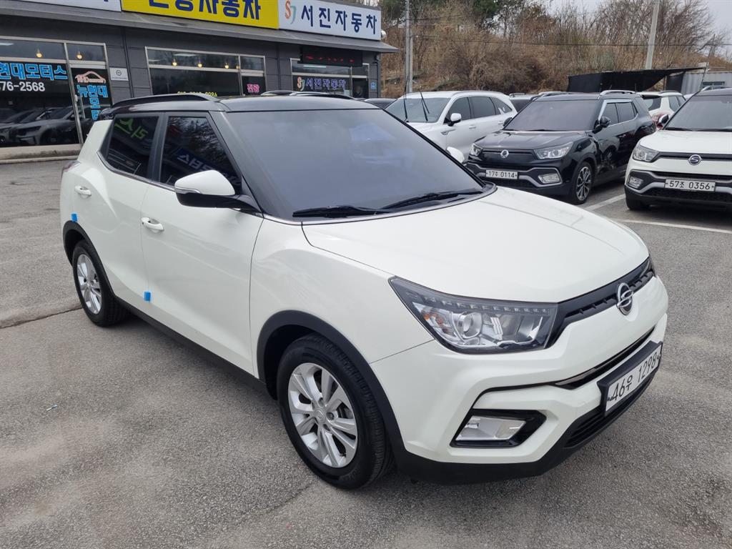 KG Mobility (Ssangyong) Tivoli 2WD Gasoline VX 3